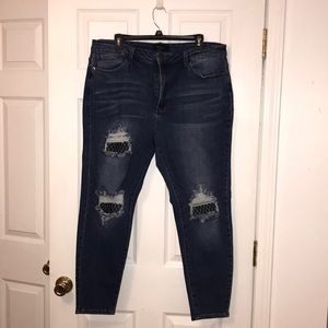 Women’s Skinny Jeans Size 16! New With Tags